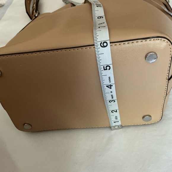 Zara Faux Leather Bucket Crossbody Cream/Beige Elegant Tan Bucket Bag - Picture 12 of 12